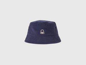 Cappellino alla pescatora con ricamo logo