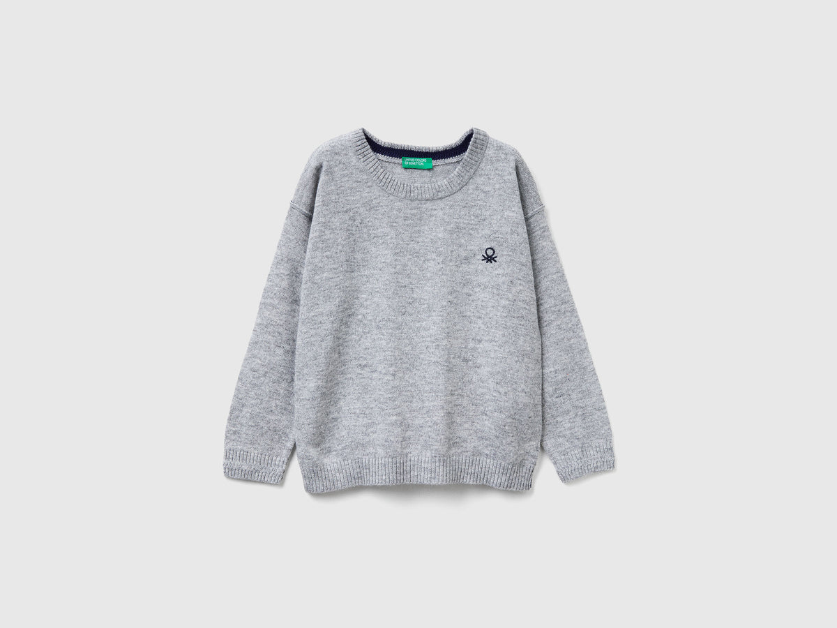 Maglia girocollo con ricamo