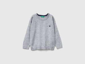Maglia girocollo con ricamo