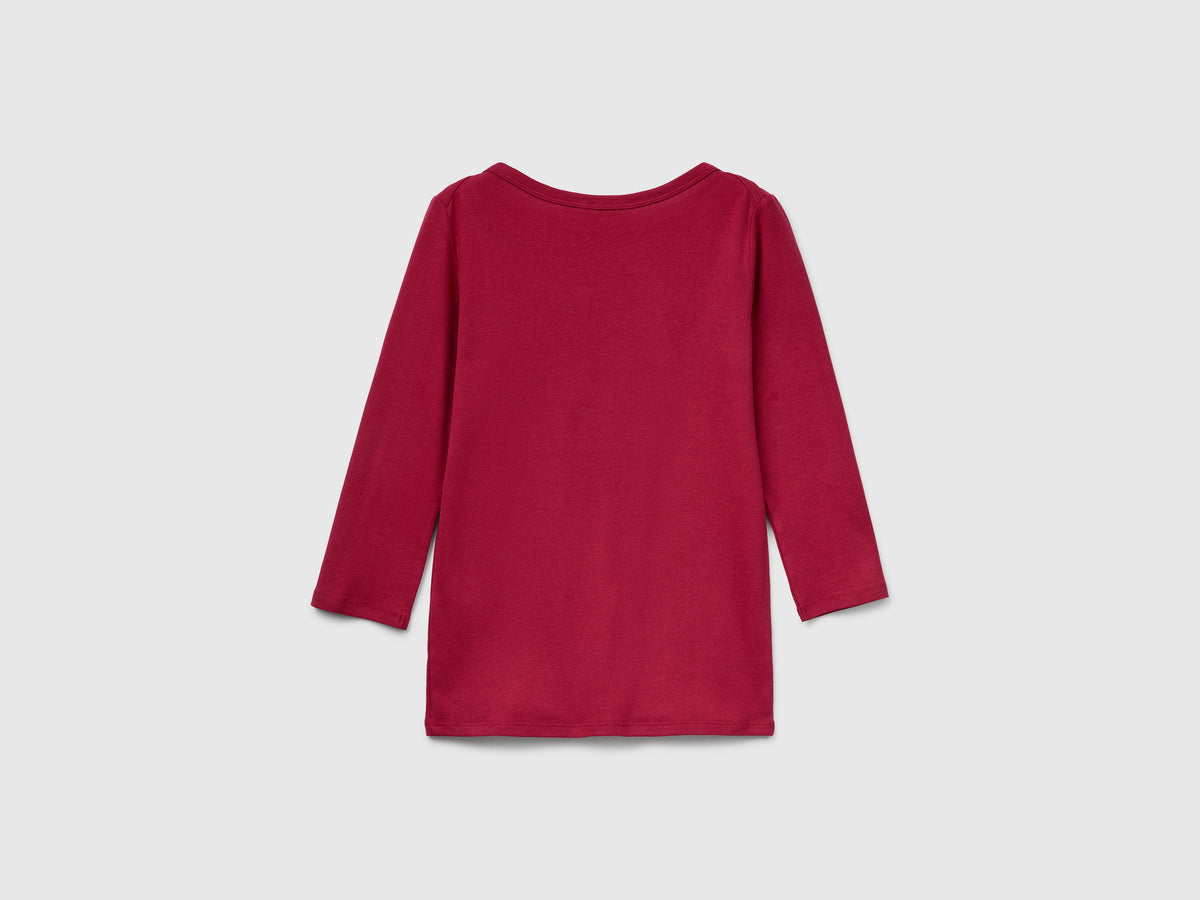 T-shirt con scollo a barchetta