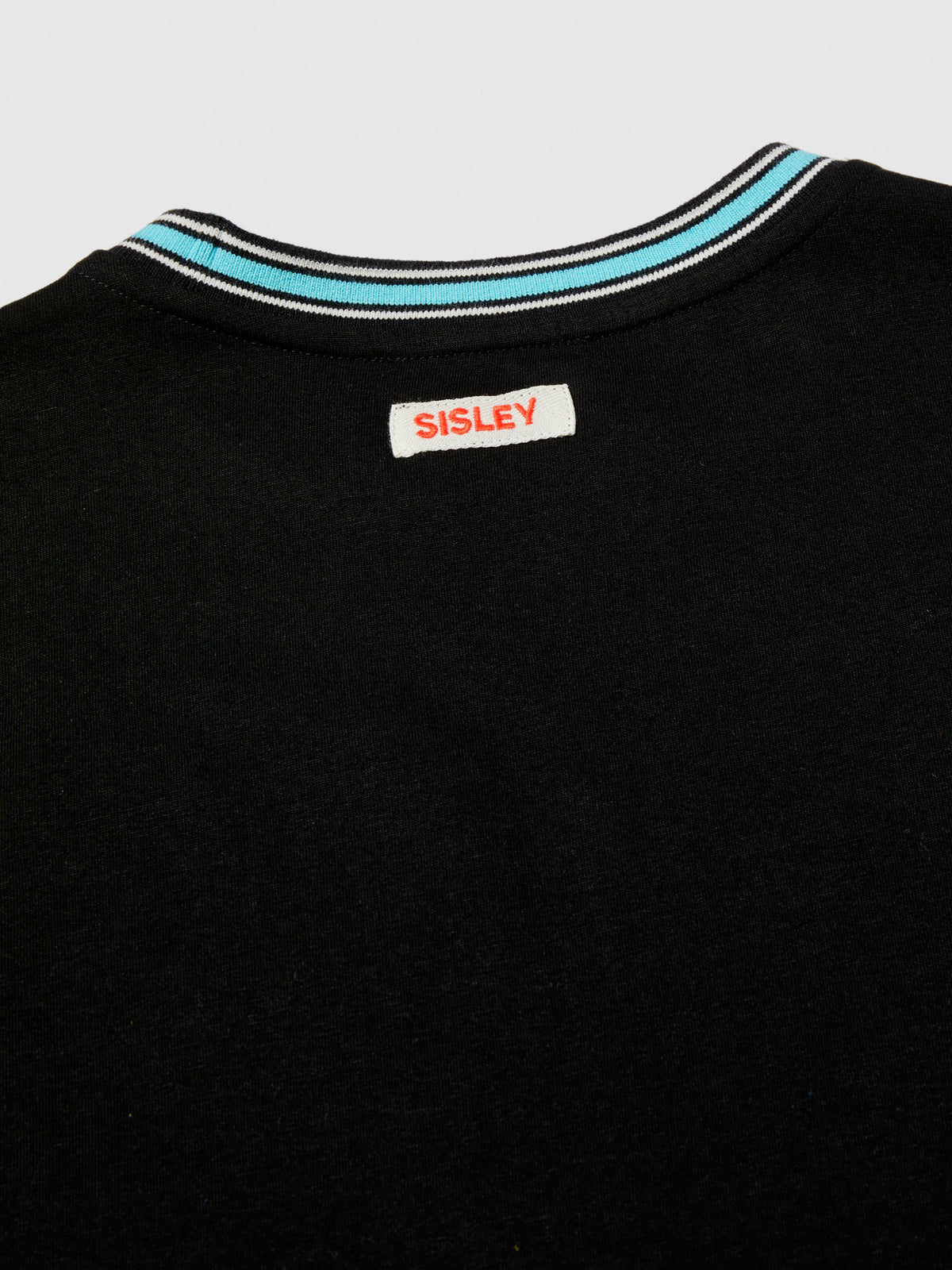 T-shirt con stampa ricamata