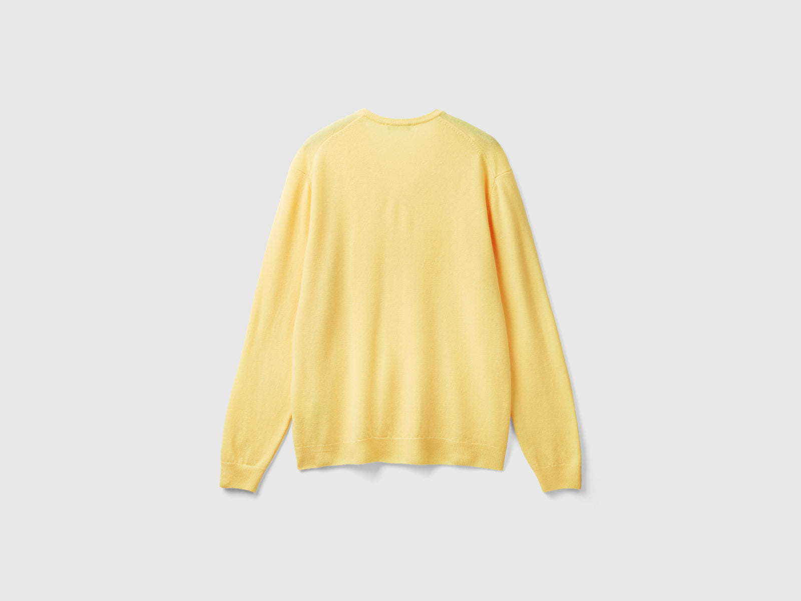 Maglia scollo a V in pura lana Merino da uomo giallo 2 | Benetton Outlet