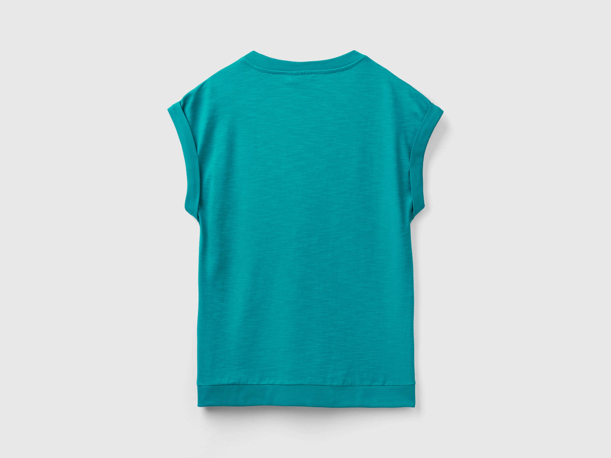 T-shirt con scollo a V