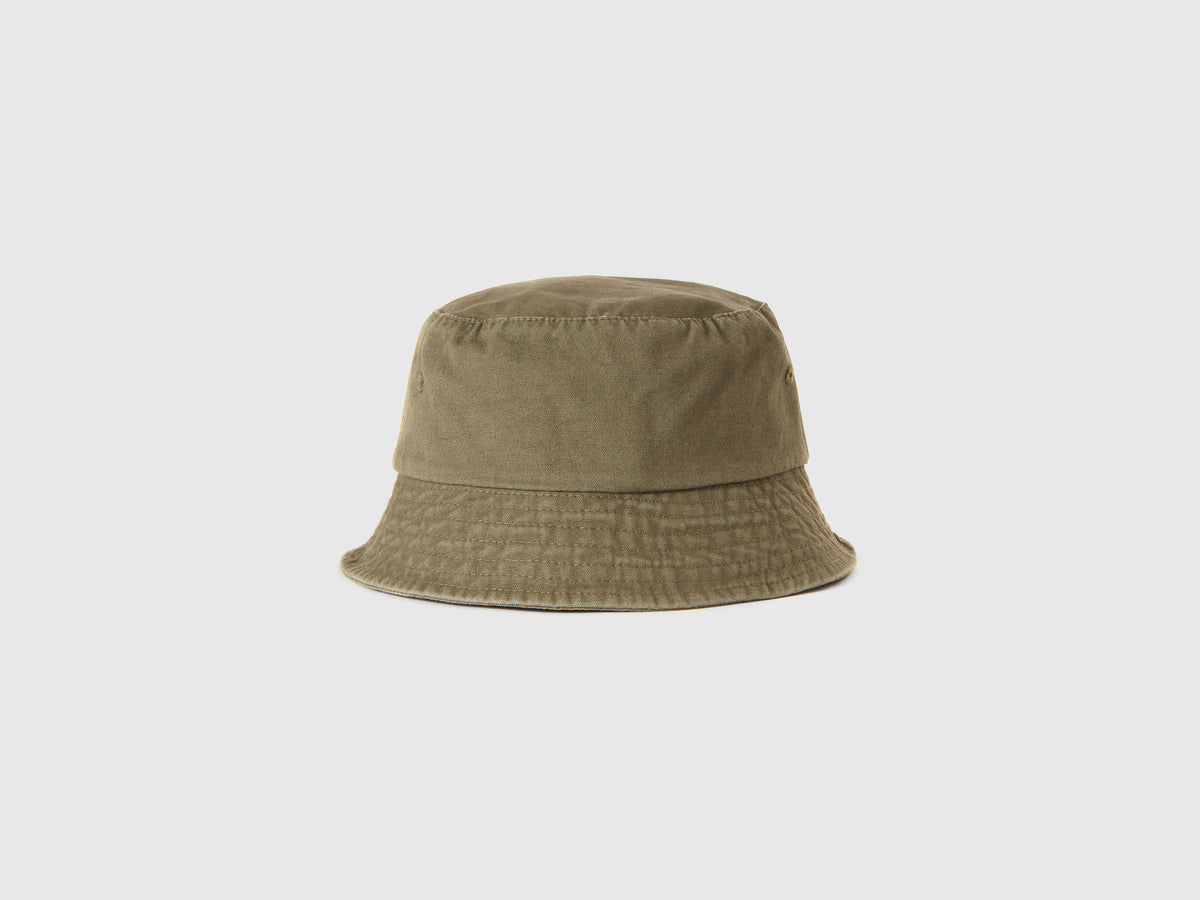 Cappellino alla pescatora con ricamo logo