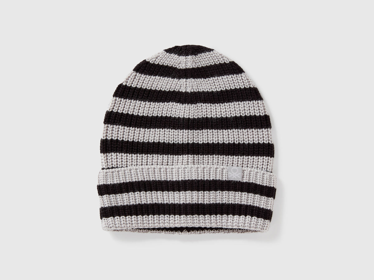 Cappellino in maglia a righe