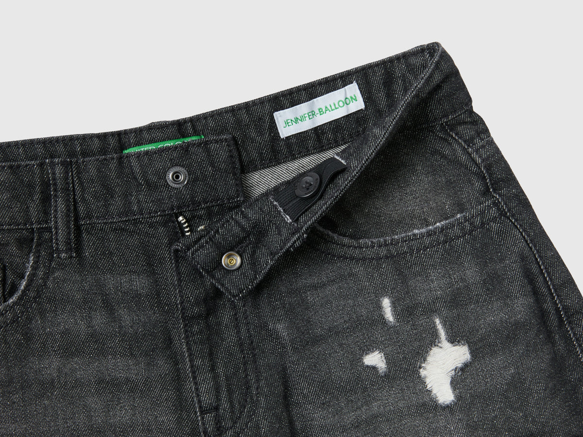 Jeans baloon fit con rotture