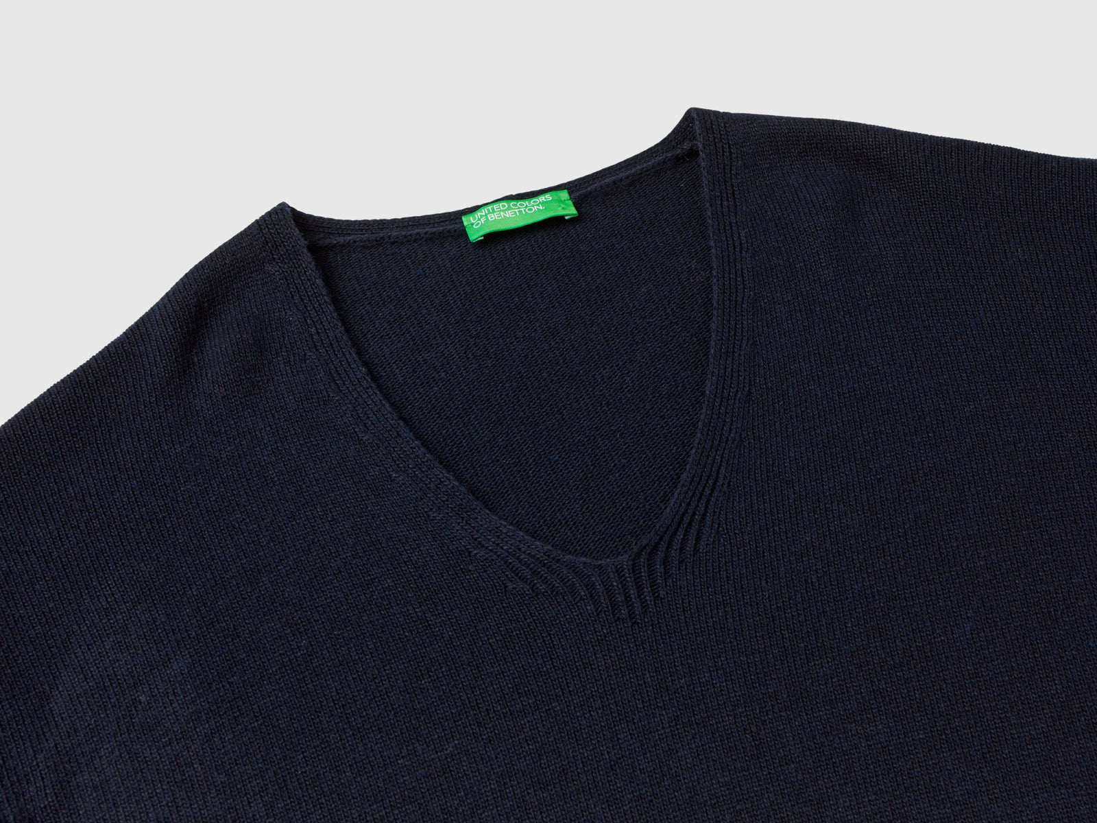 Maglia scollo a V in misto lana da donna blu scuro 3 | Benetton Outlet
