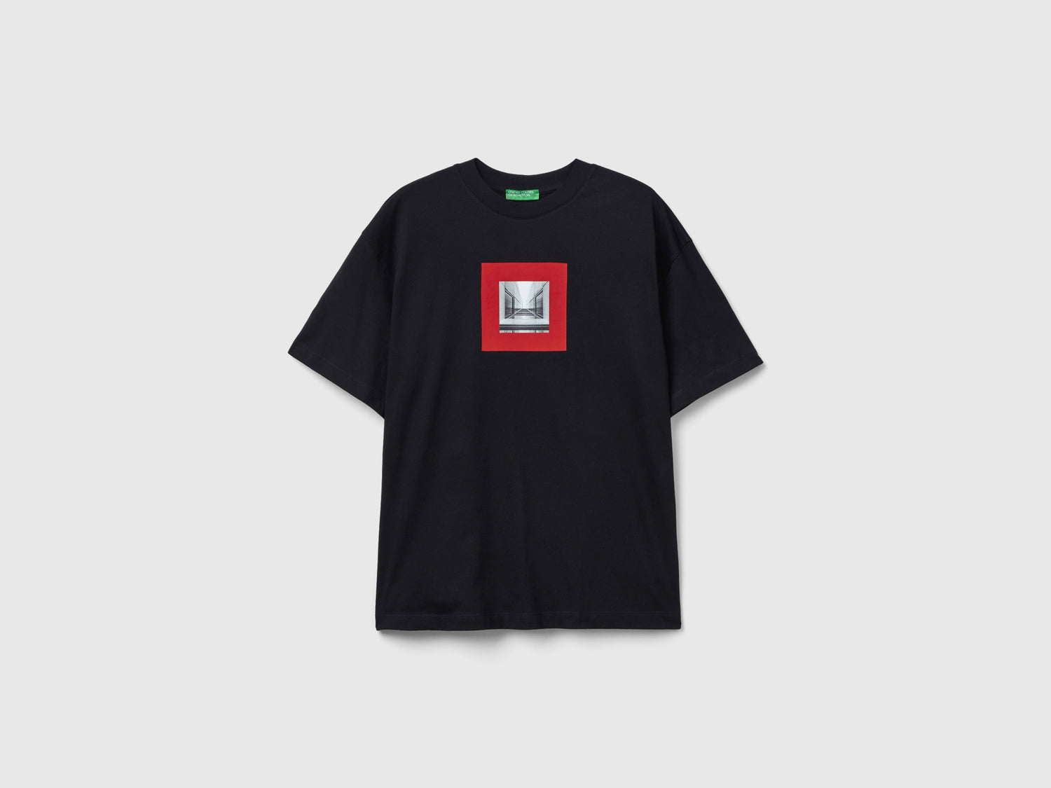 Maglietta boxy fit con stampa da uomo nero | Benetton Outlet