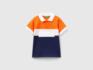 Polo color block con patch