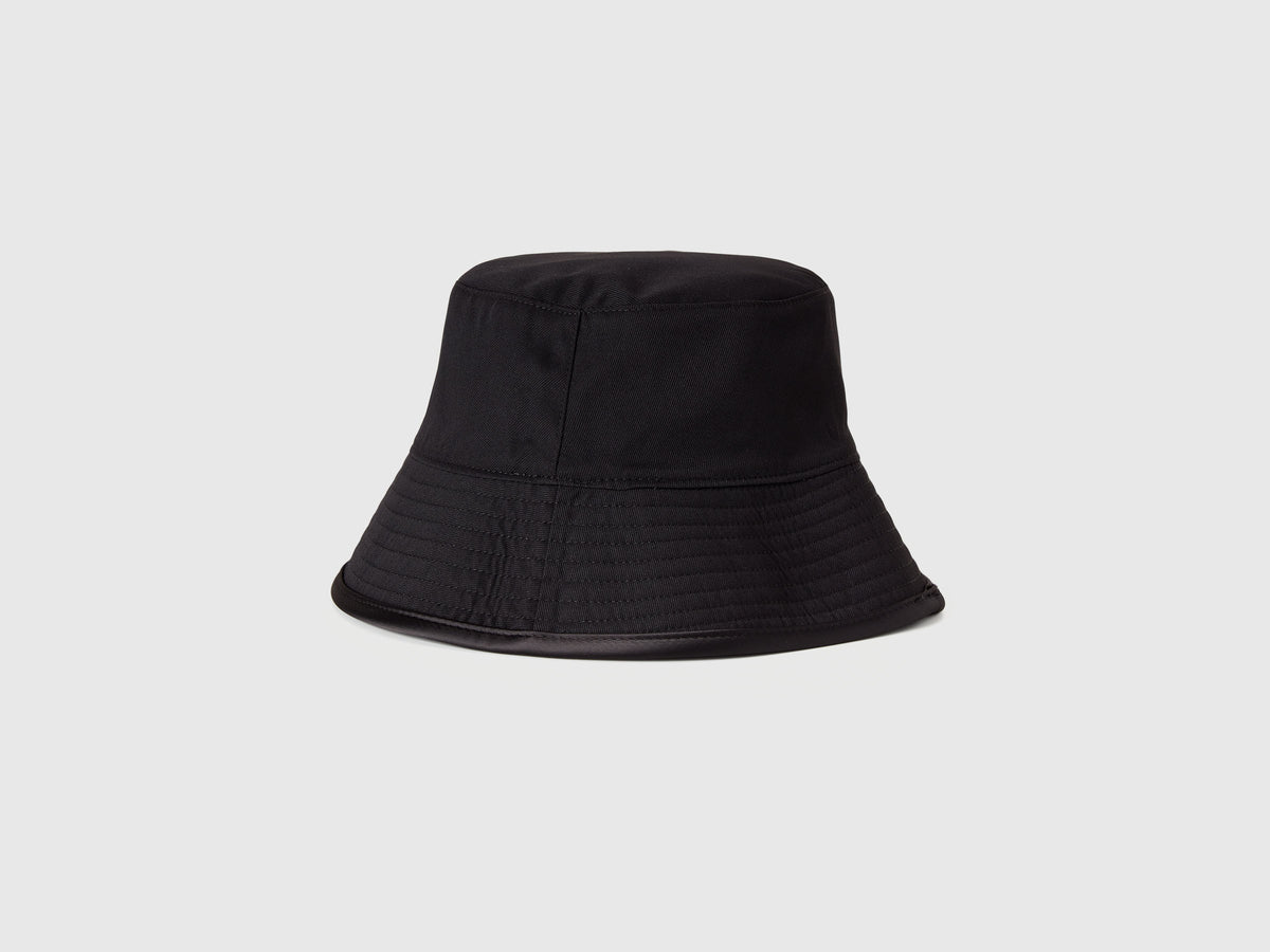 Cappello reversibile stile pescatore