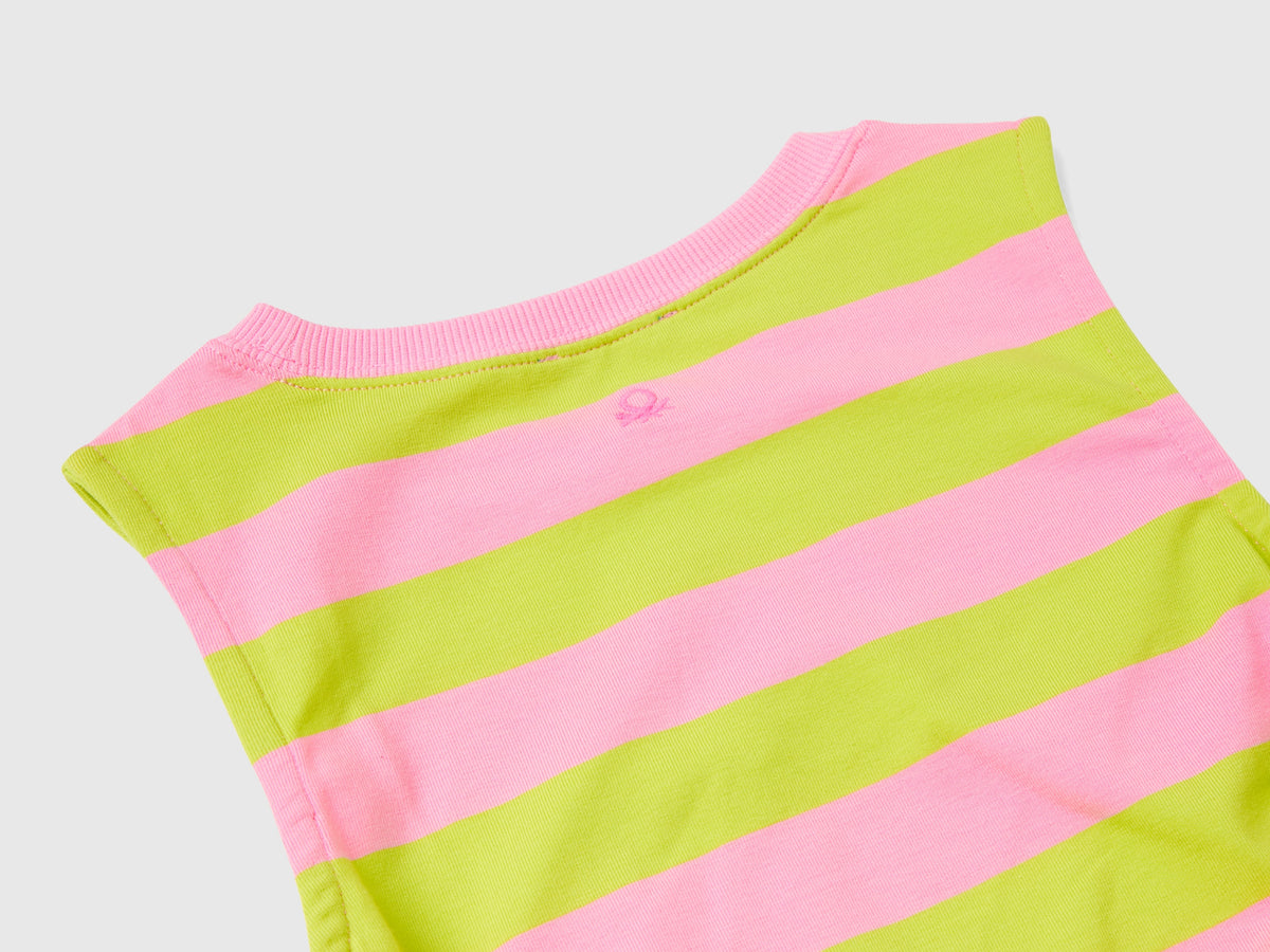 Vestito a righe con oblò
