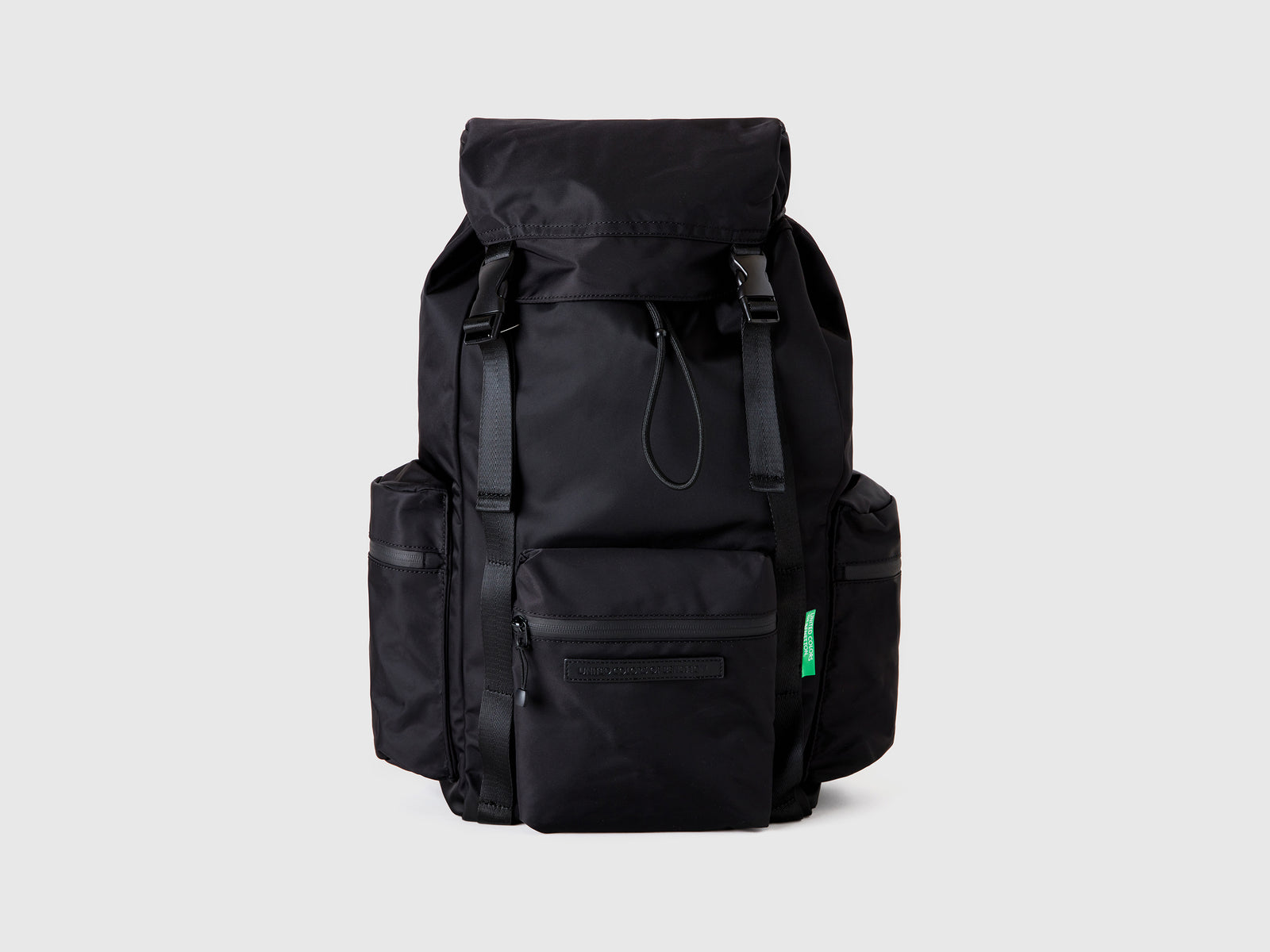 Zaino multitasche in nylon da uomo nero | Benetton Outlet