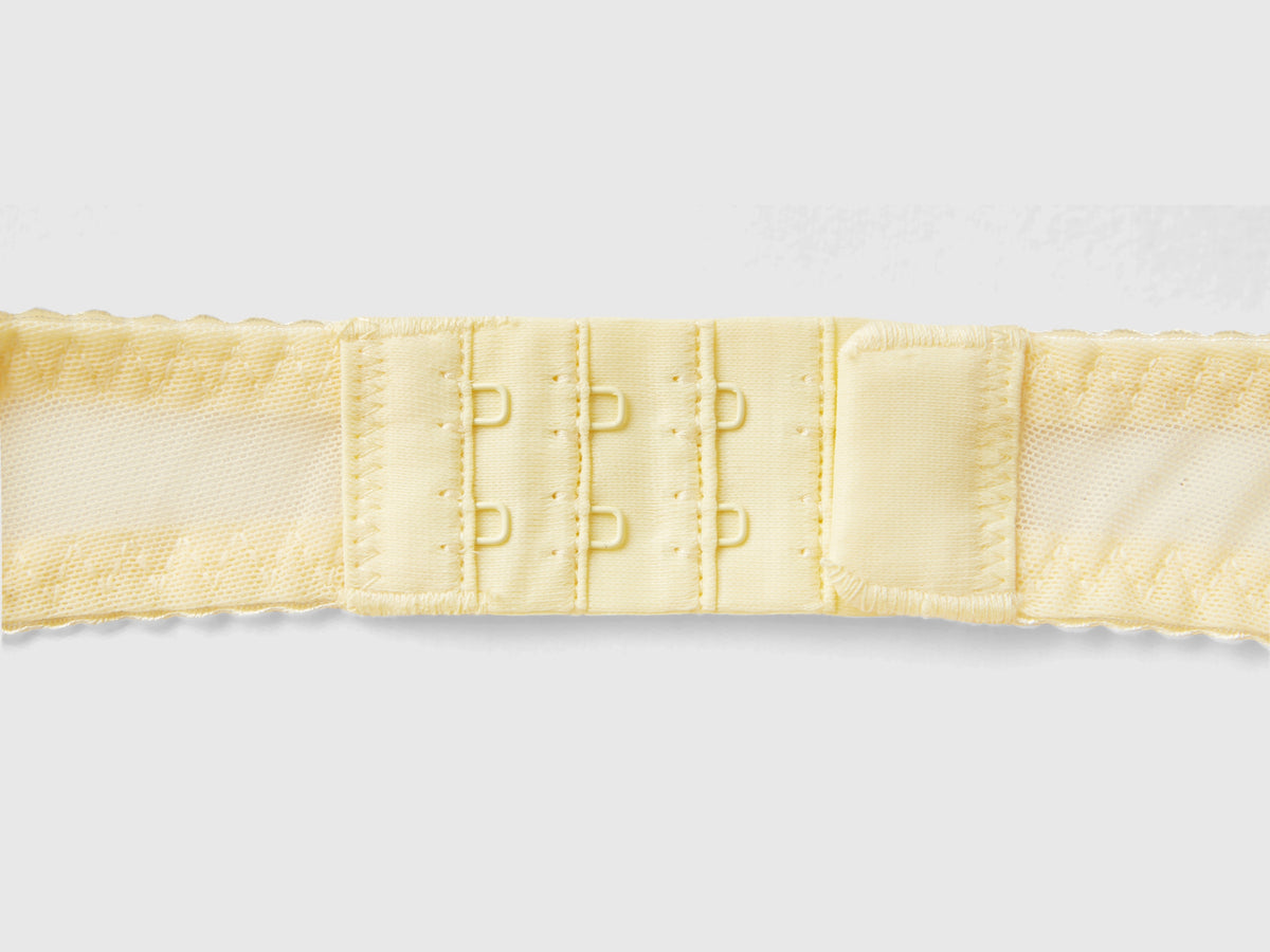 Reggiseno a triangolo con coppe in pizzo