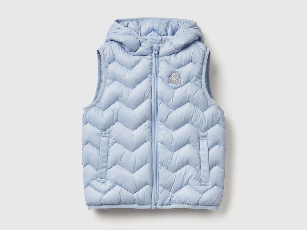 Gilet imbottito con cappuccio