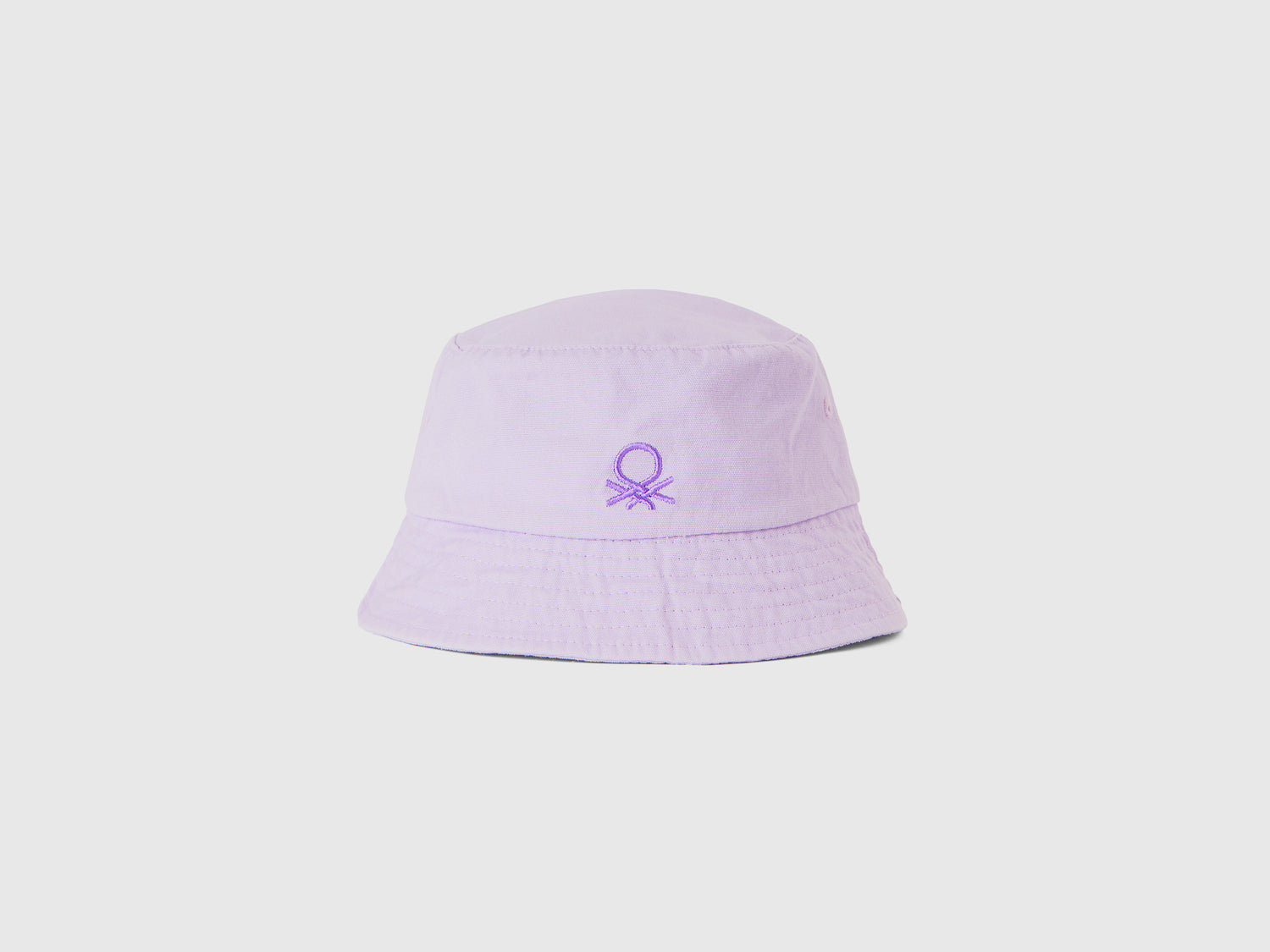Cappellino alla pescatora con ricamo logo da bambino lilla | Benetton Outlet