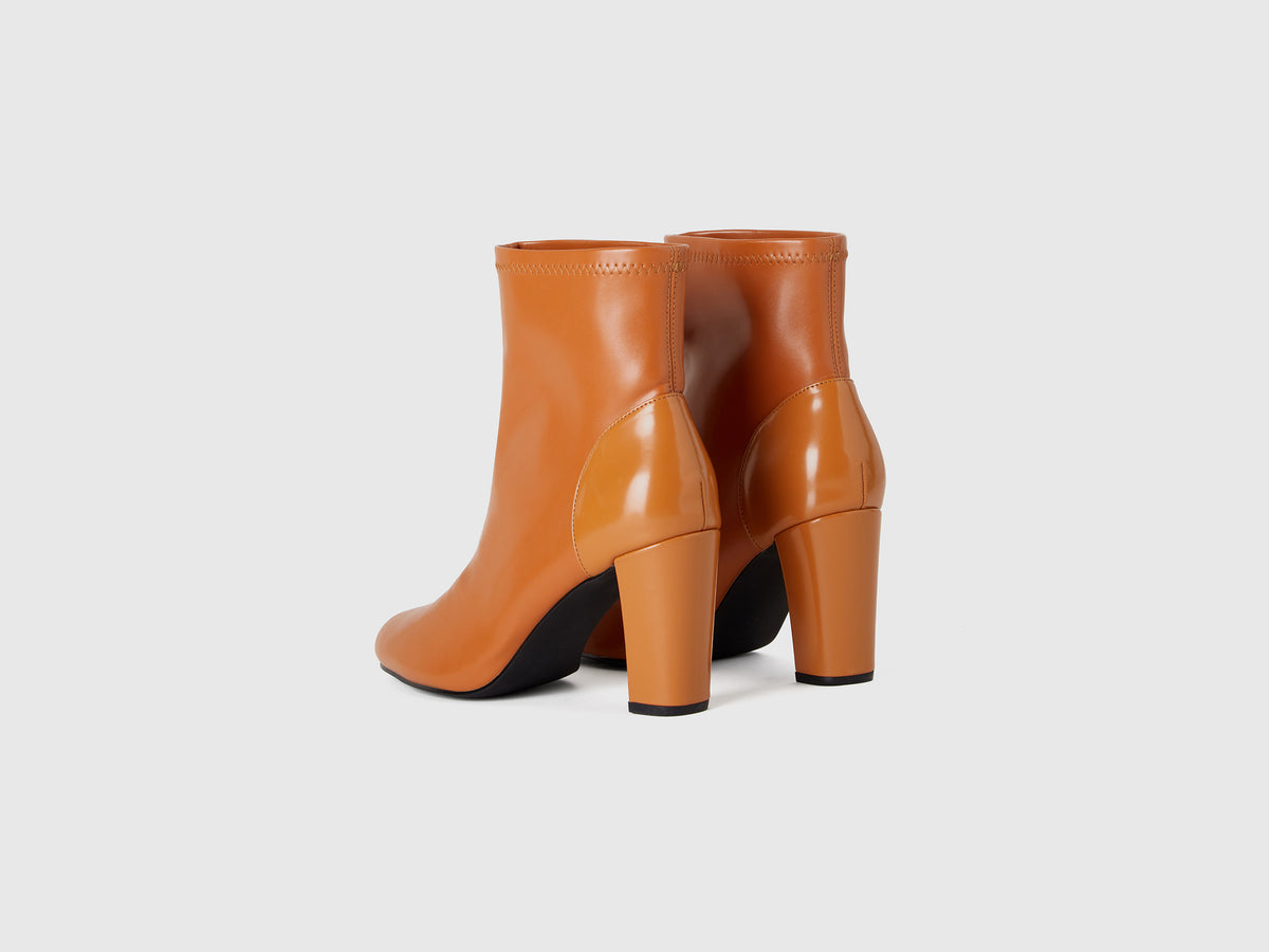 Stretch ankle boots with heel
