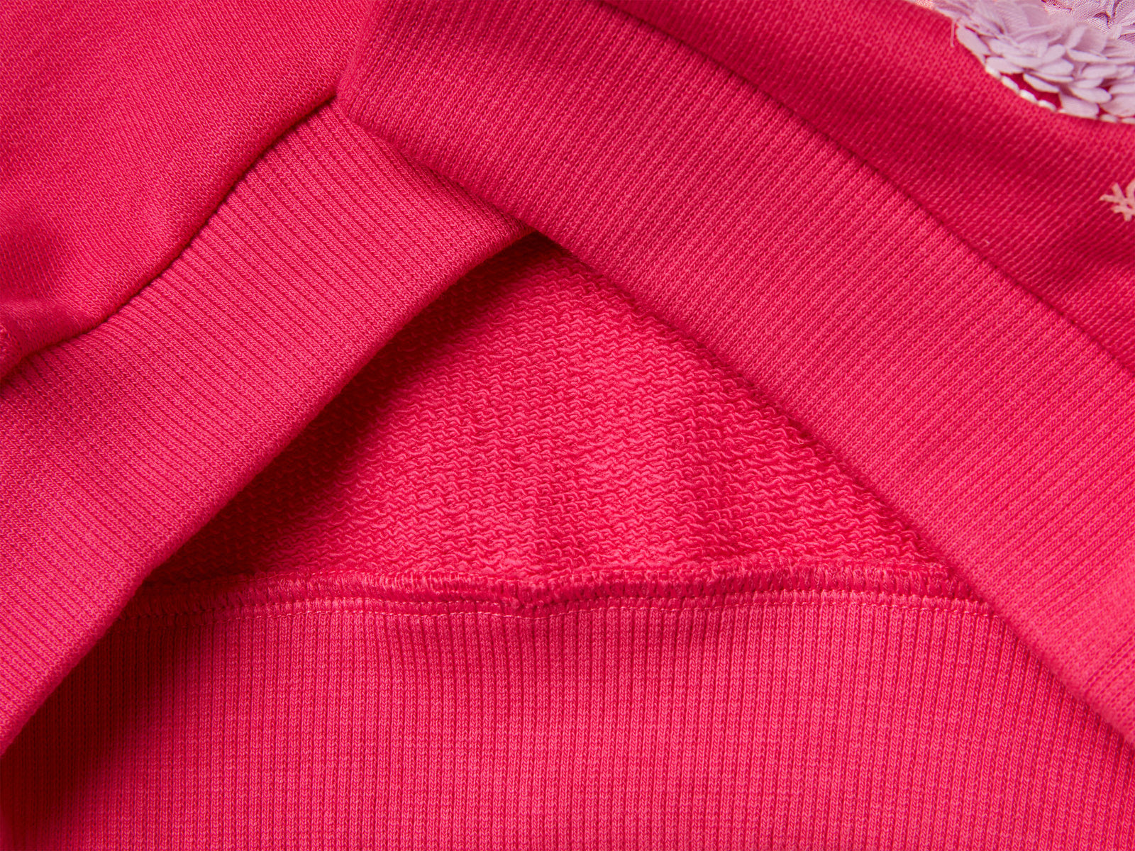 Felpa con applicazione effetto petali da bimba fucsia 3 | Benetton Outlet