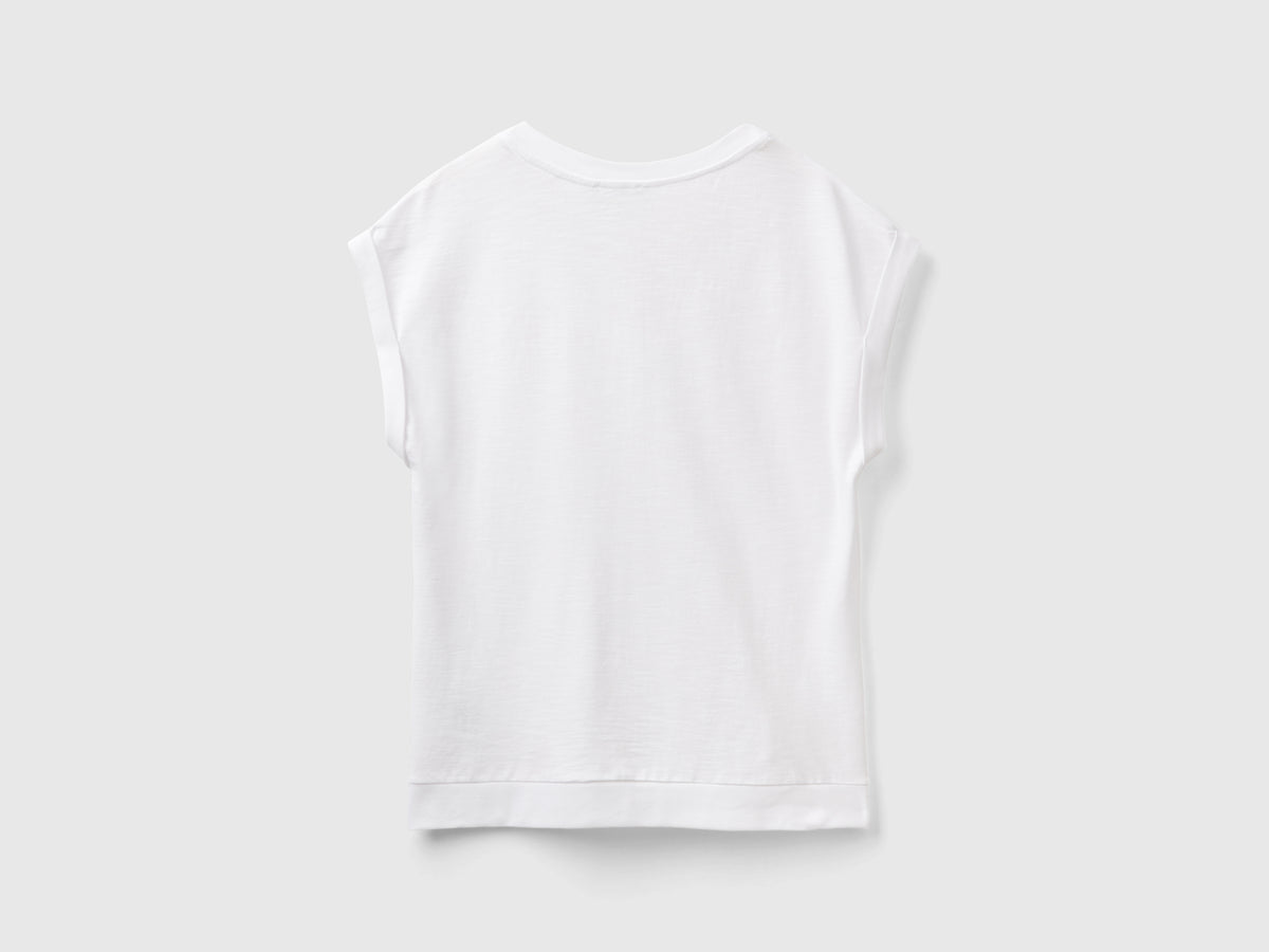 T-shirt con scollo a V