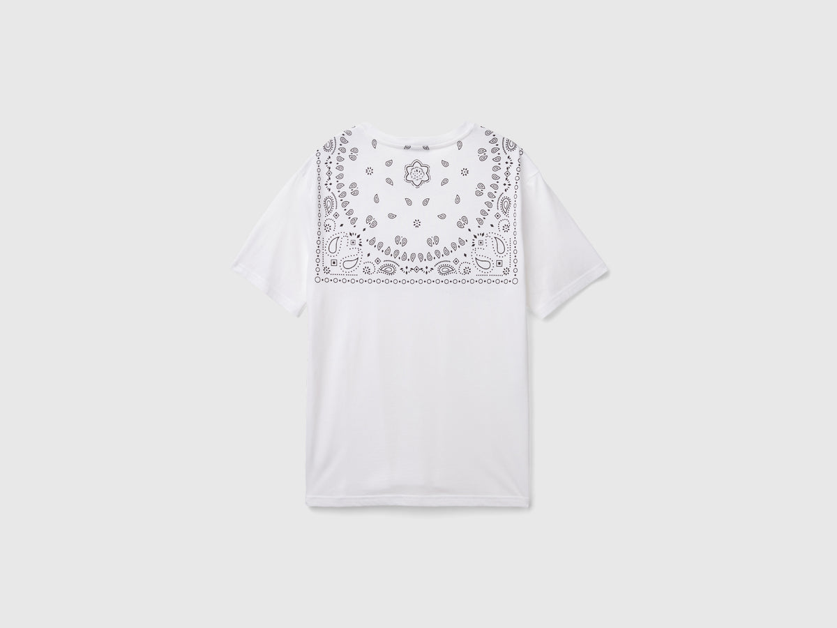Maglietta con stampa bandana