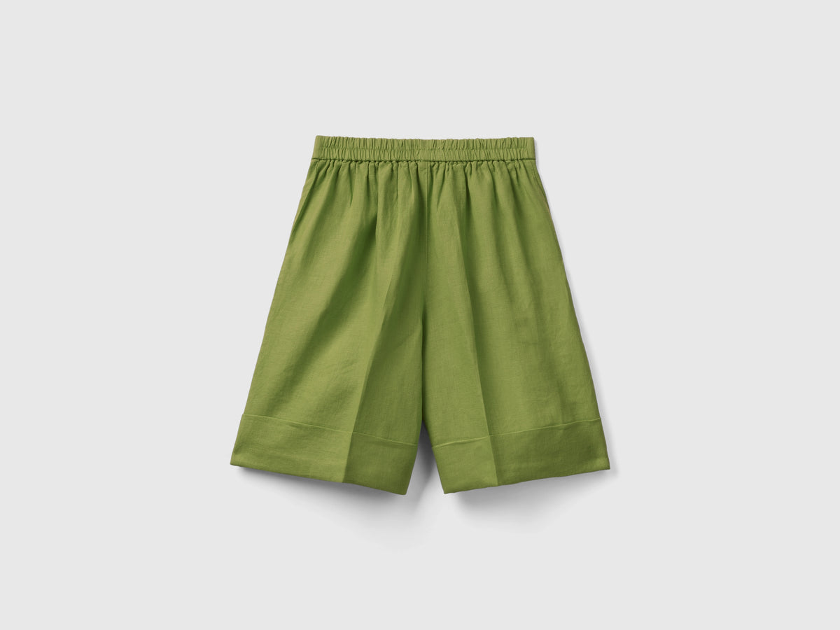 Pantaloni corti modello bermuda in puro lino