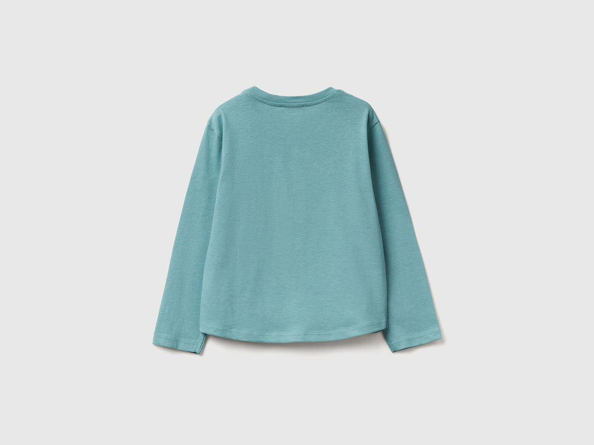 T-shirt con applicazione effetto petali
