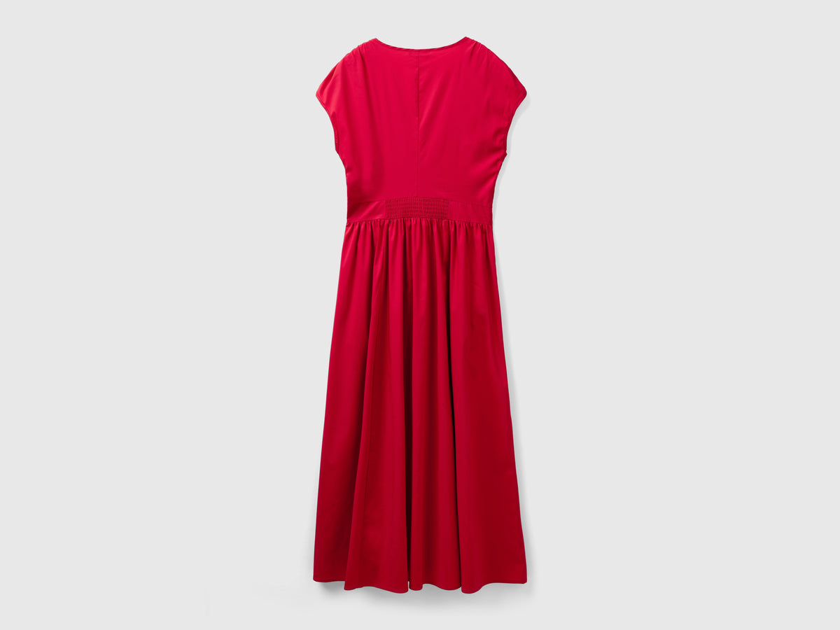 Vestito con scollo a V
