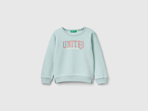 Closed sweatshirt with glitter print