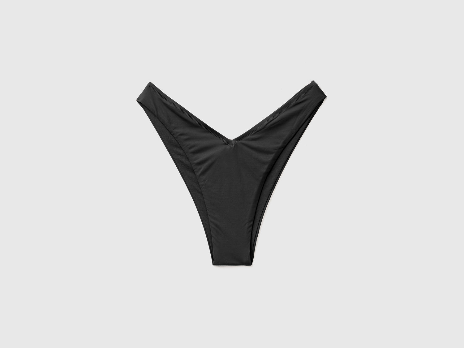Slip mare elasticizzati con taglio a V e fianco regolare da donna nero | Benetton Outlet