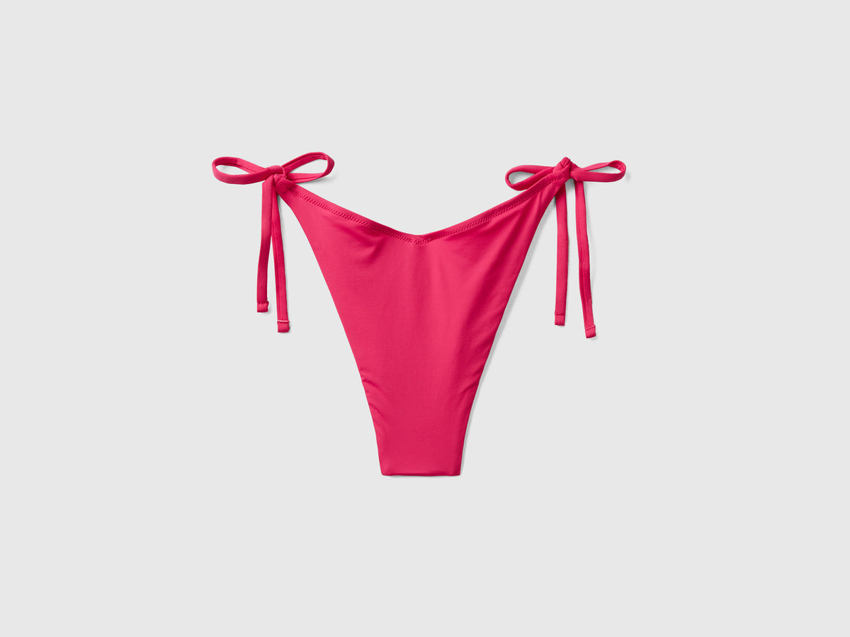 Slip mare elasticizzati con taglio a V e laccetti da annodare sui fianchi