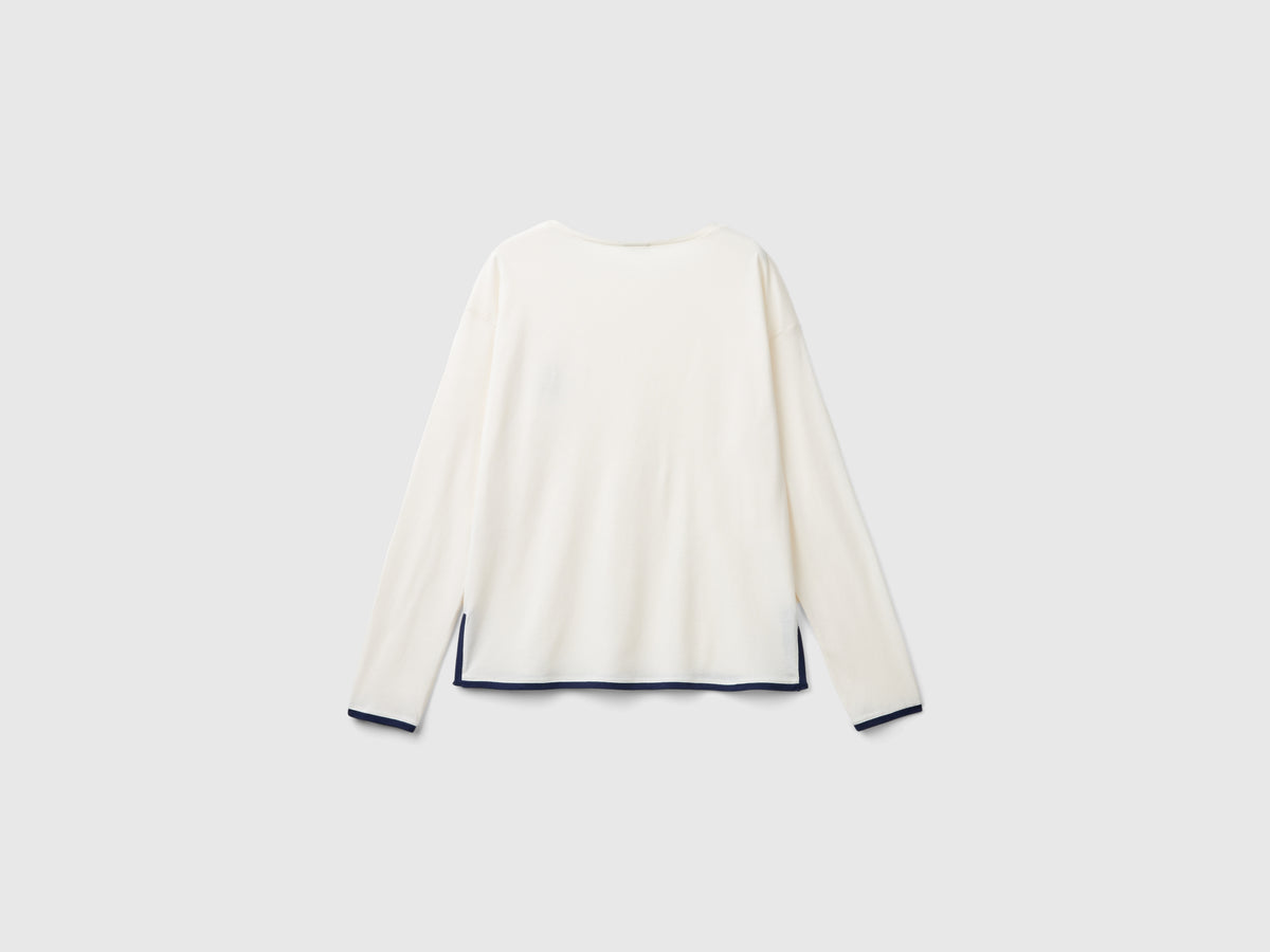 T-shirt con ricamo in misto viscosa