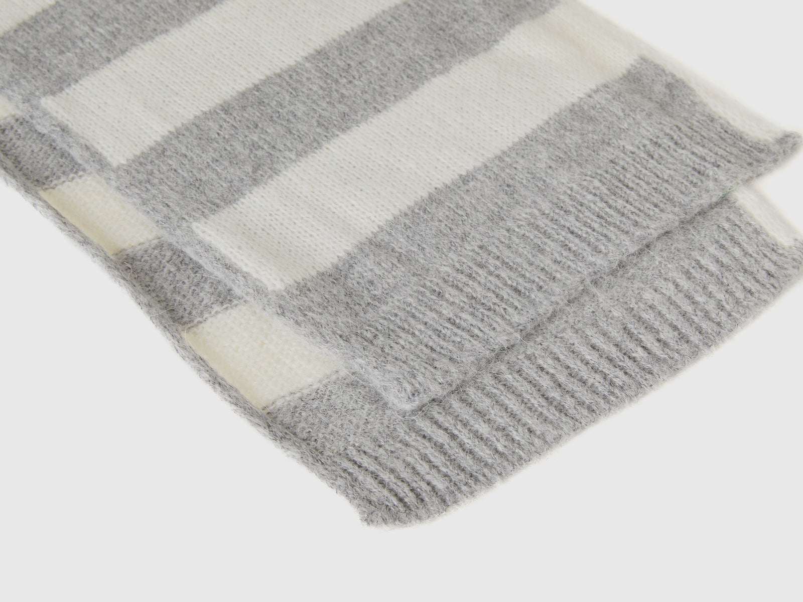 Sciarpa a righe bicolor da donna grigio chiaro 2 | Benetton Outlet