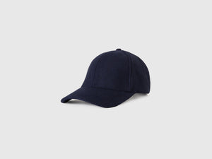 Cappello con visiera in panno