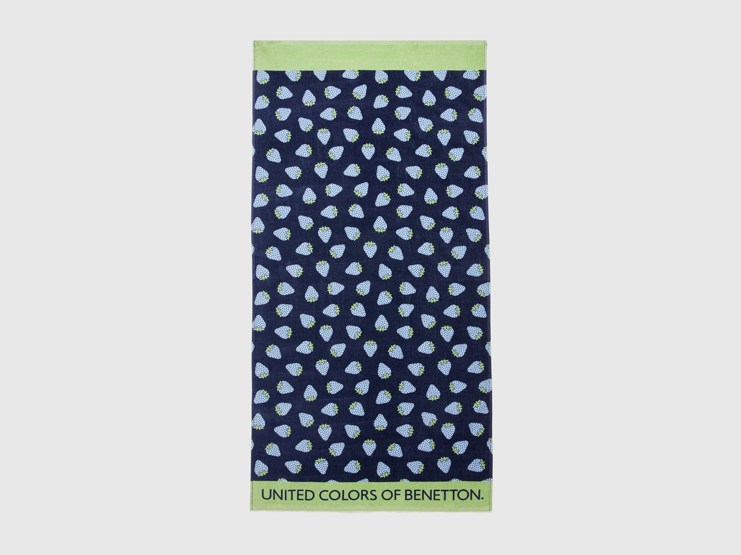 Telo mare con pattern fragole da bambino blu scuro | Benetton Outlet