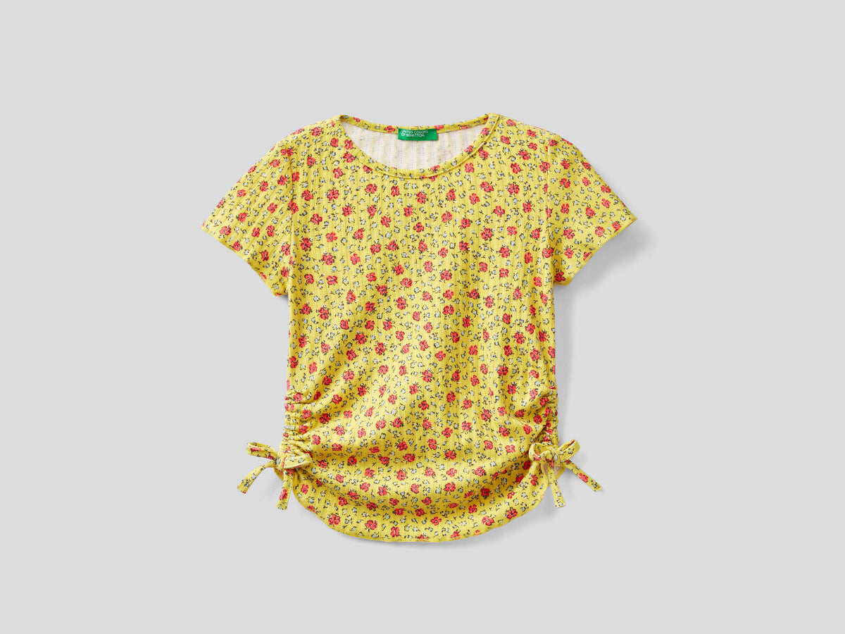 T-shirt a fiori con laccetti da bambina giallo | Benetton Outlet