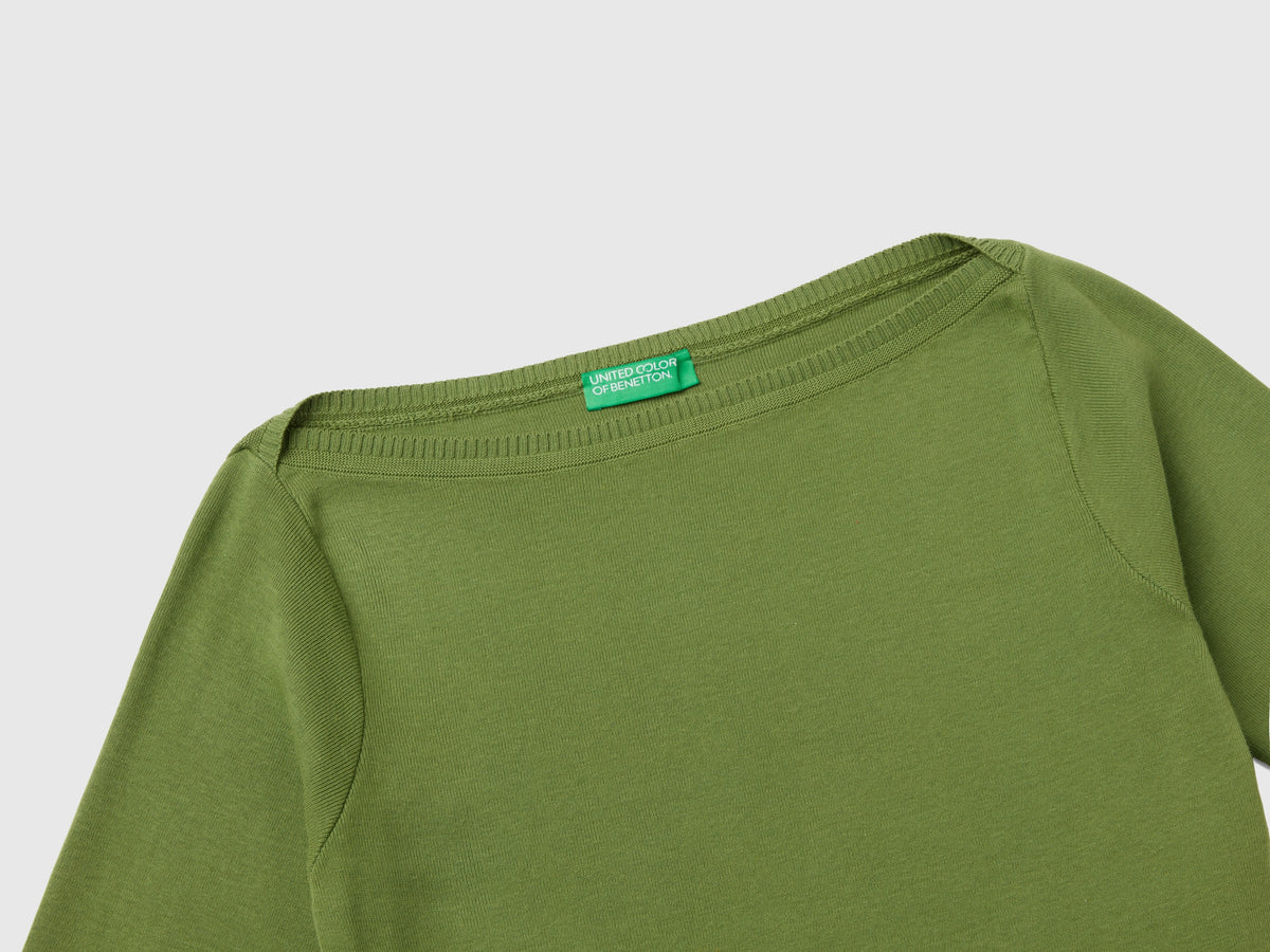 Maglia 100% cotone con scollo a barchetta