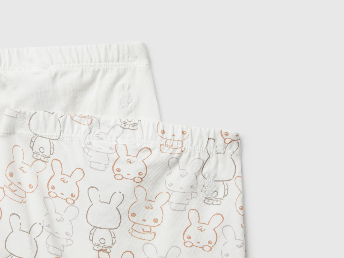 Due pantaloni in cotone
