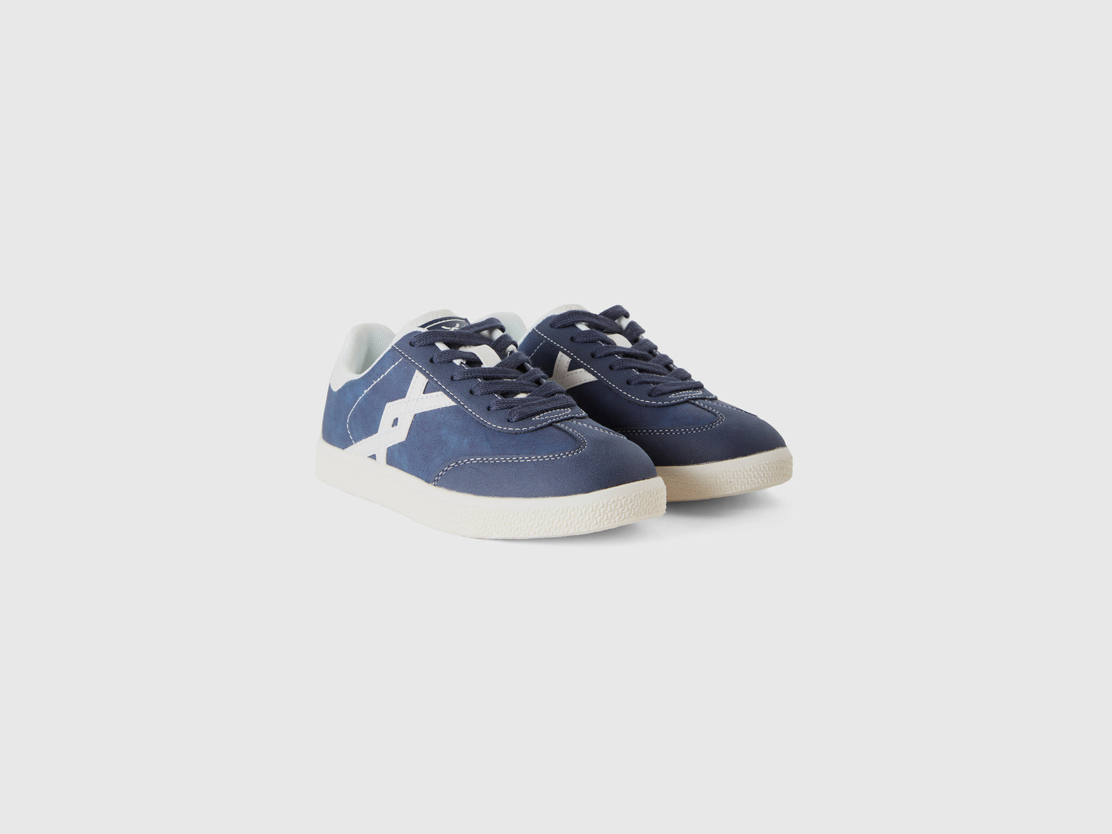 Sneakers in tessuto spalmato da bambina blu scuro 3 | Benetton Outlet
