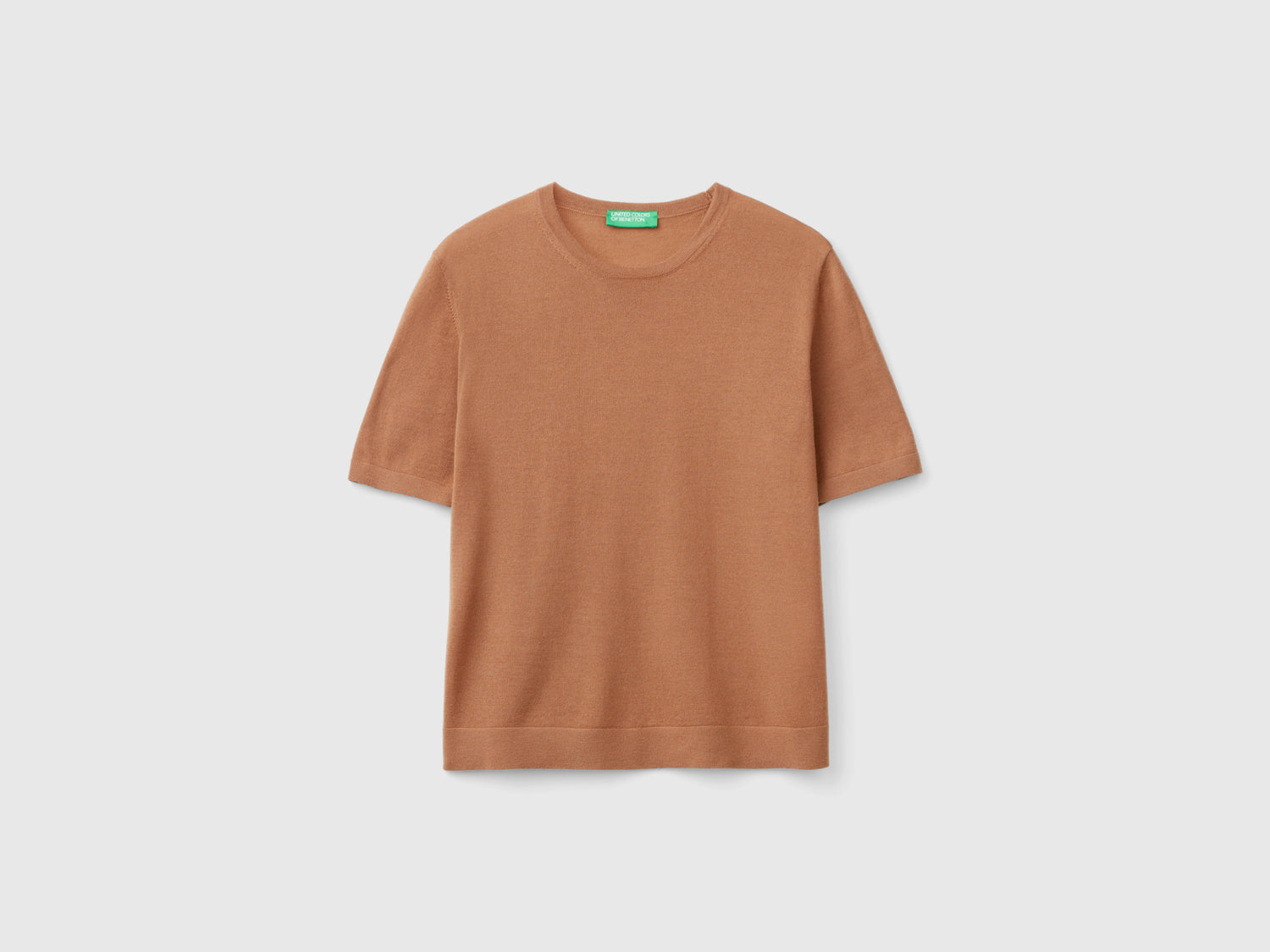 Maglia manica corta in pura lana Merino da donna cammello | Benetton Outlet