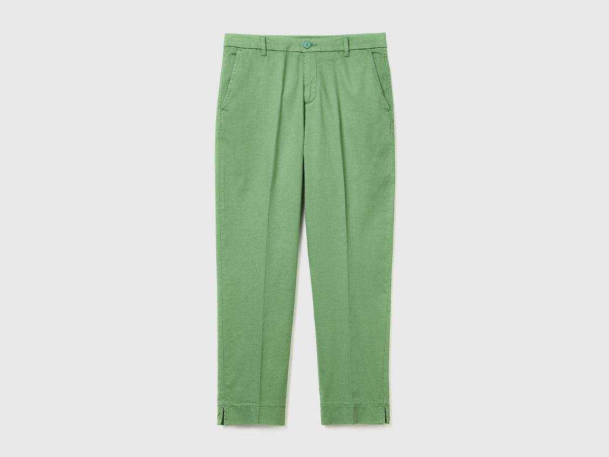 Chino cropped in cotone stretch da donna verde | Benetton Outlet