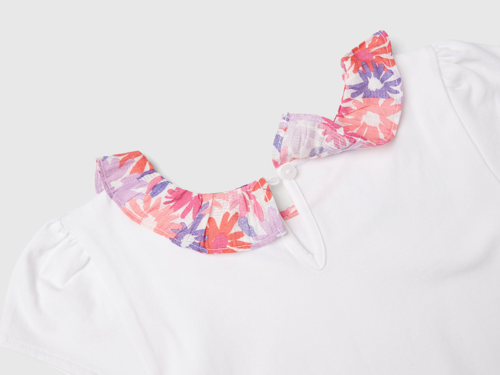 Maglietta con colletto floreale da bimba bianco 2 | Benetton Outlet