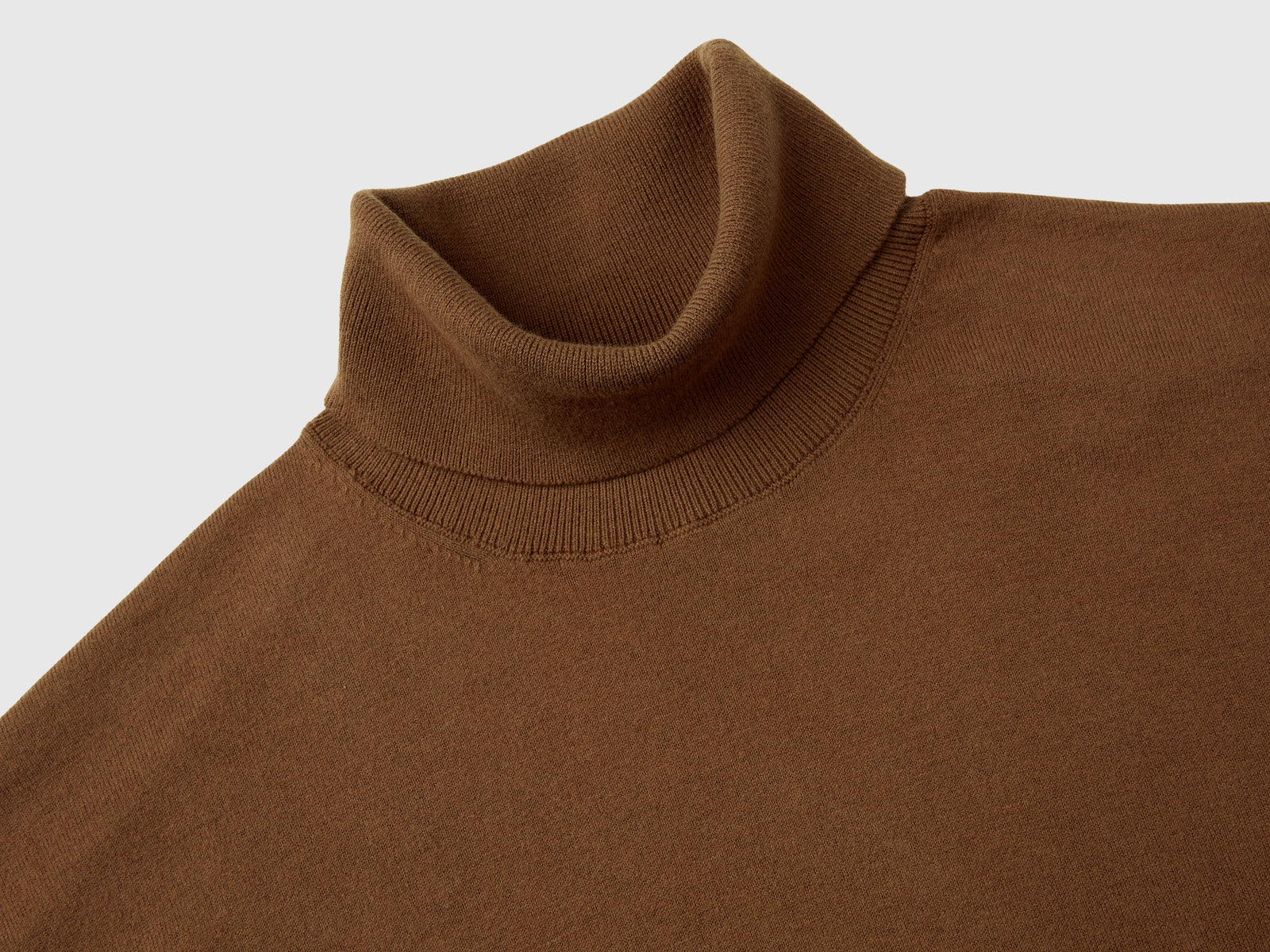 Dolcevita in misto cotone leggero da uomo marrone 3 | Benetton Outlet