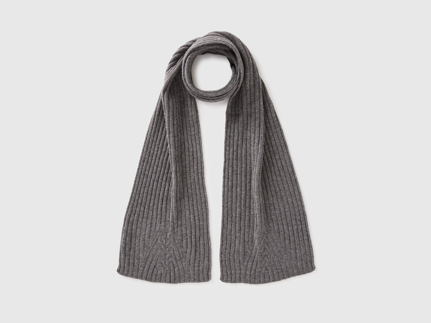 Sciarpa con lavorazione treccia da donna grigio scuro | Benetton Outlet