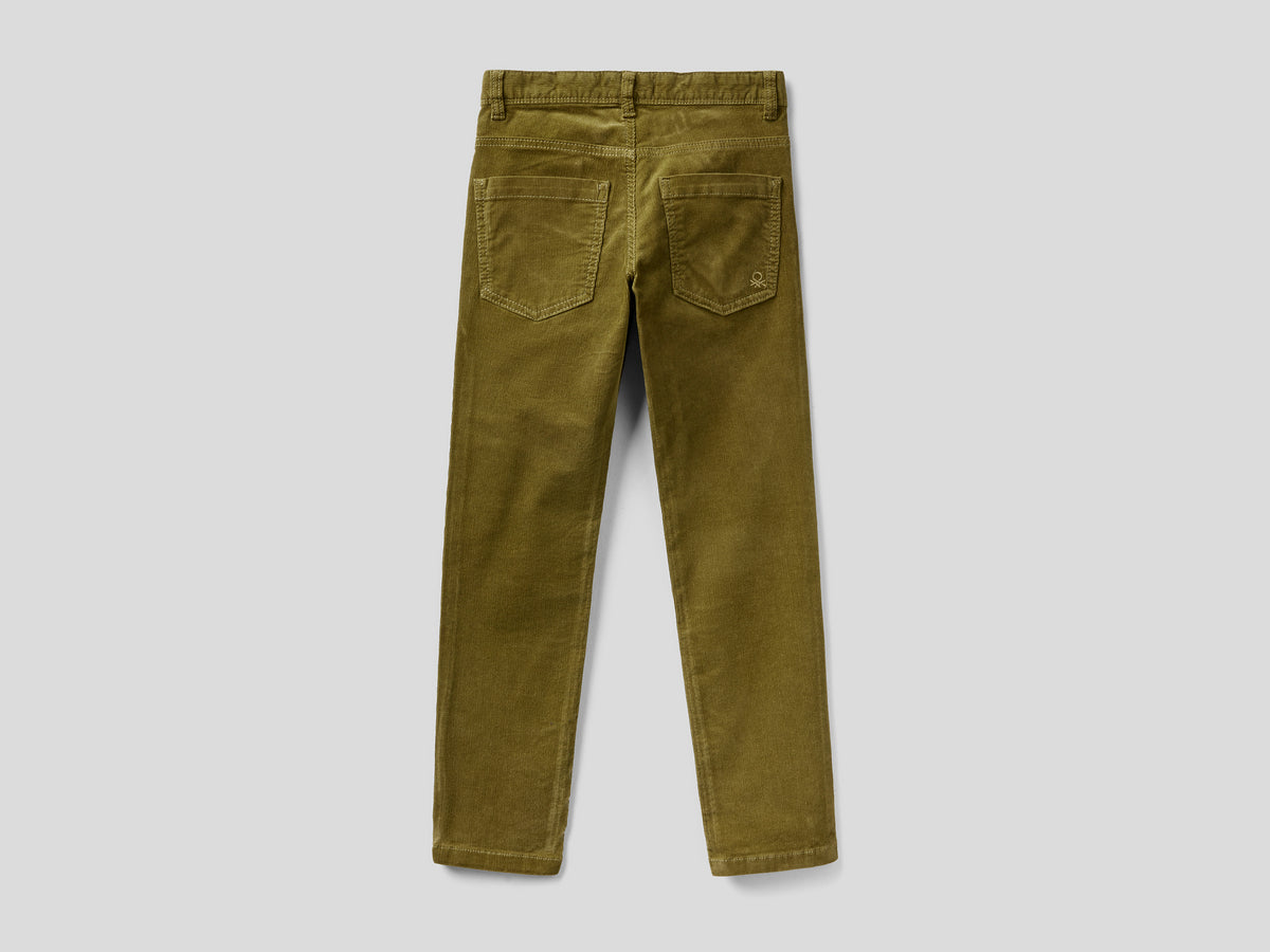 Pantaloni slim fit in velluto stretch
