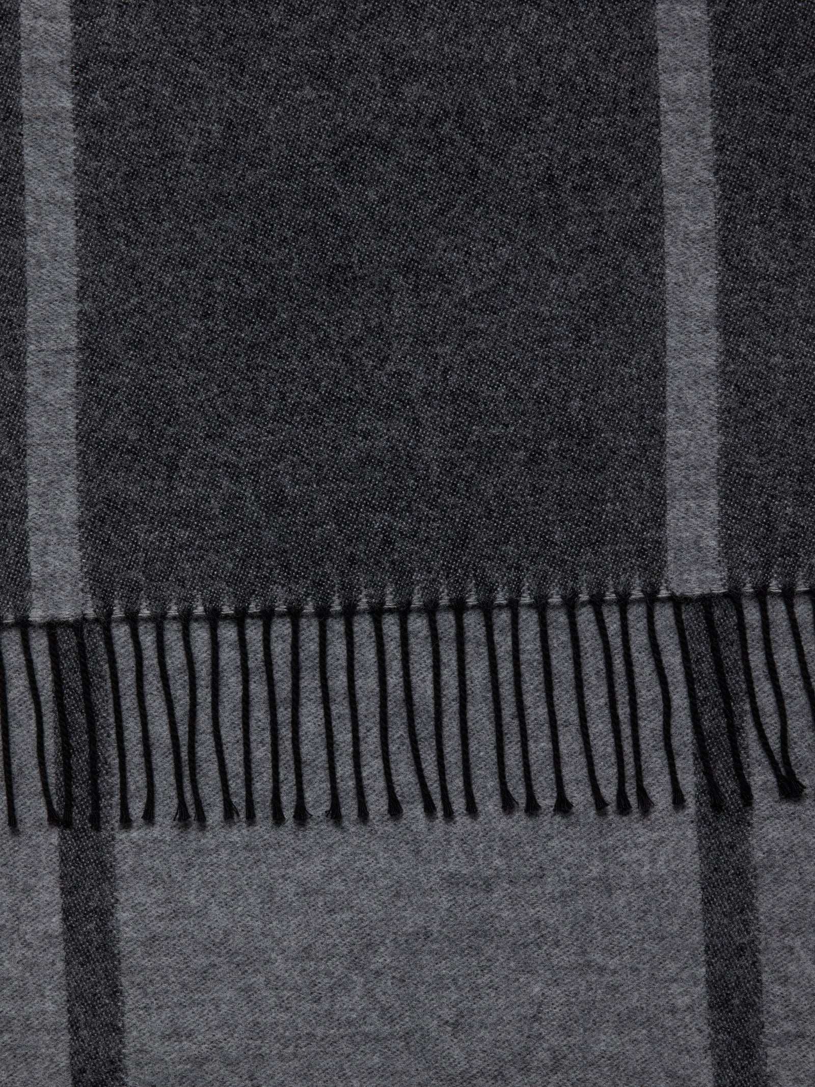 Sciarpa con contrasto da uomo grigio 2 | Sisley Outlet