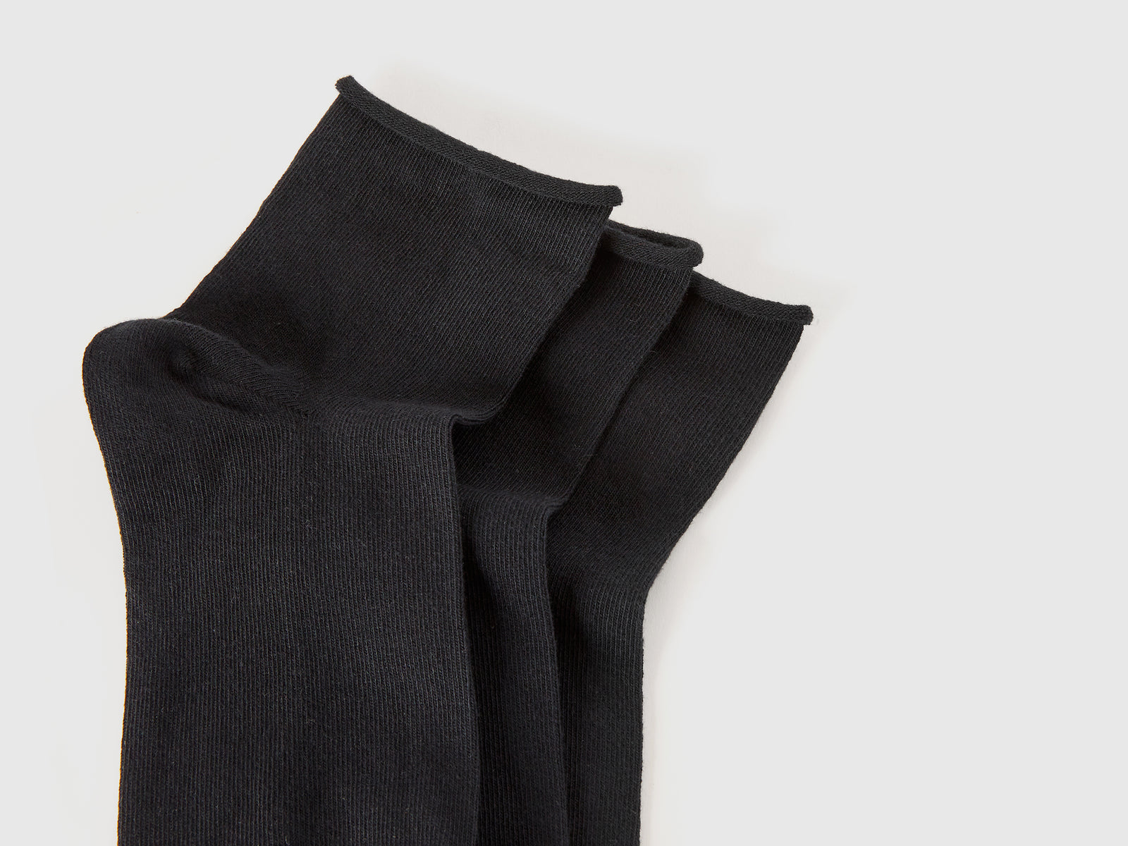 Three pairs of short socks da donna nero 2 | Benetton Outlet