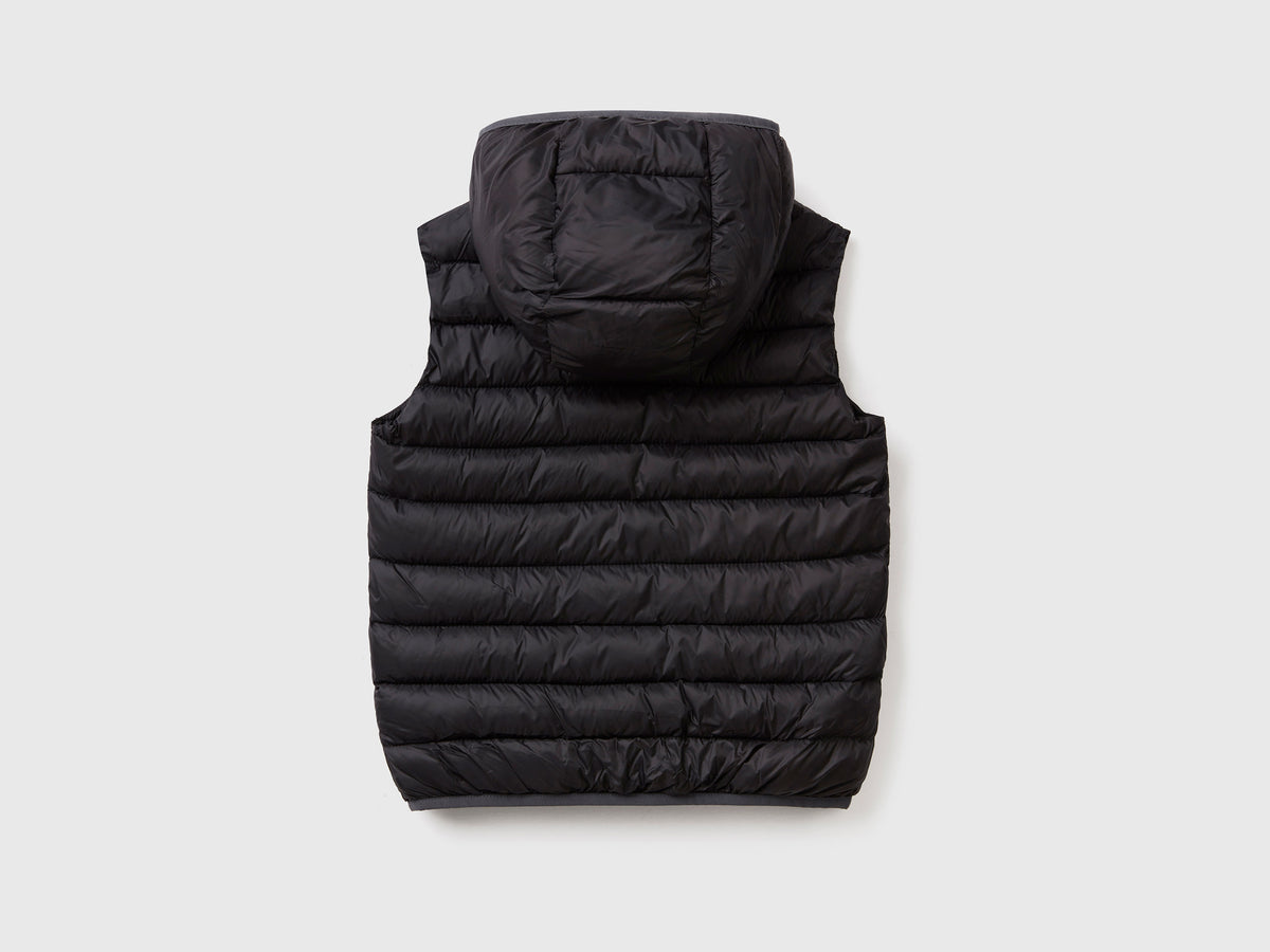 Gilet imbottito con cappuccio