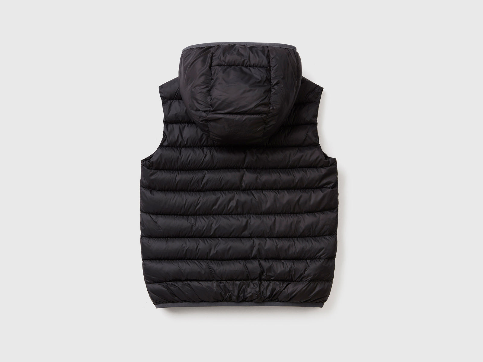 Gilet imbottito con cappuccio da bambino nero 2 | Benetton Outlet
