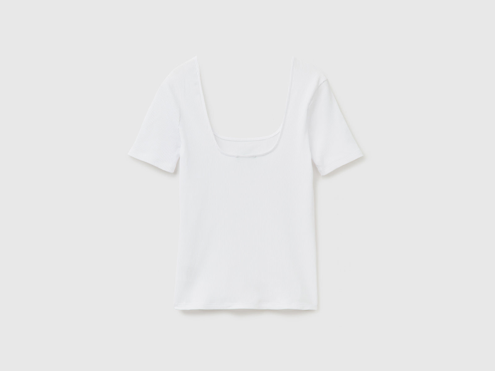 Maglietta a manica corta in costina di cotone elasticizzato da donna bianco 2 | Benetton Outlet