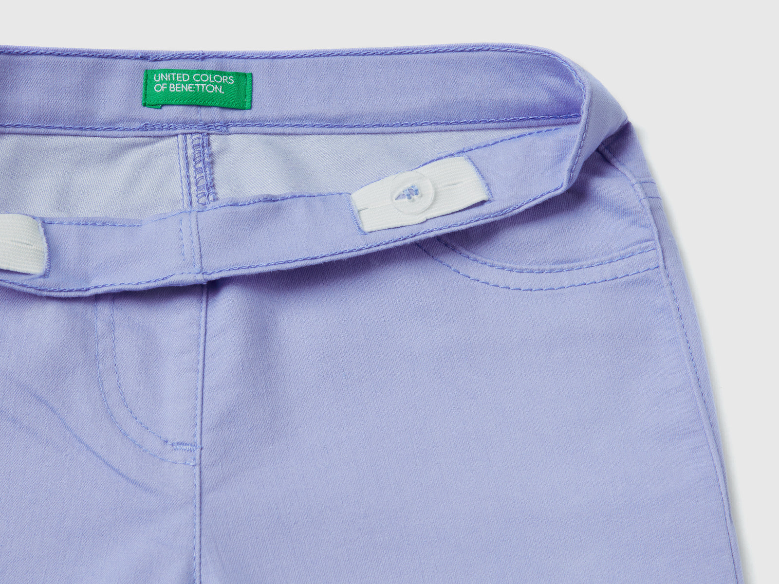 Pantaloni lunghi in misto cotone elasticizzato effetto denim da bambina pervinca 3 | Benetton Outlet