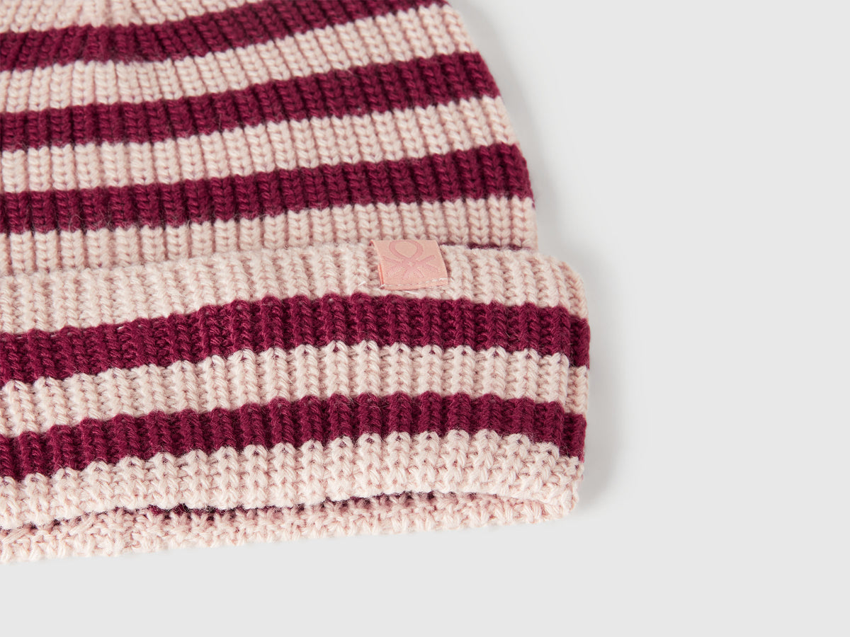 Cappellino in maglia a righe